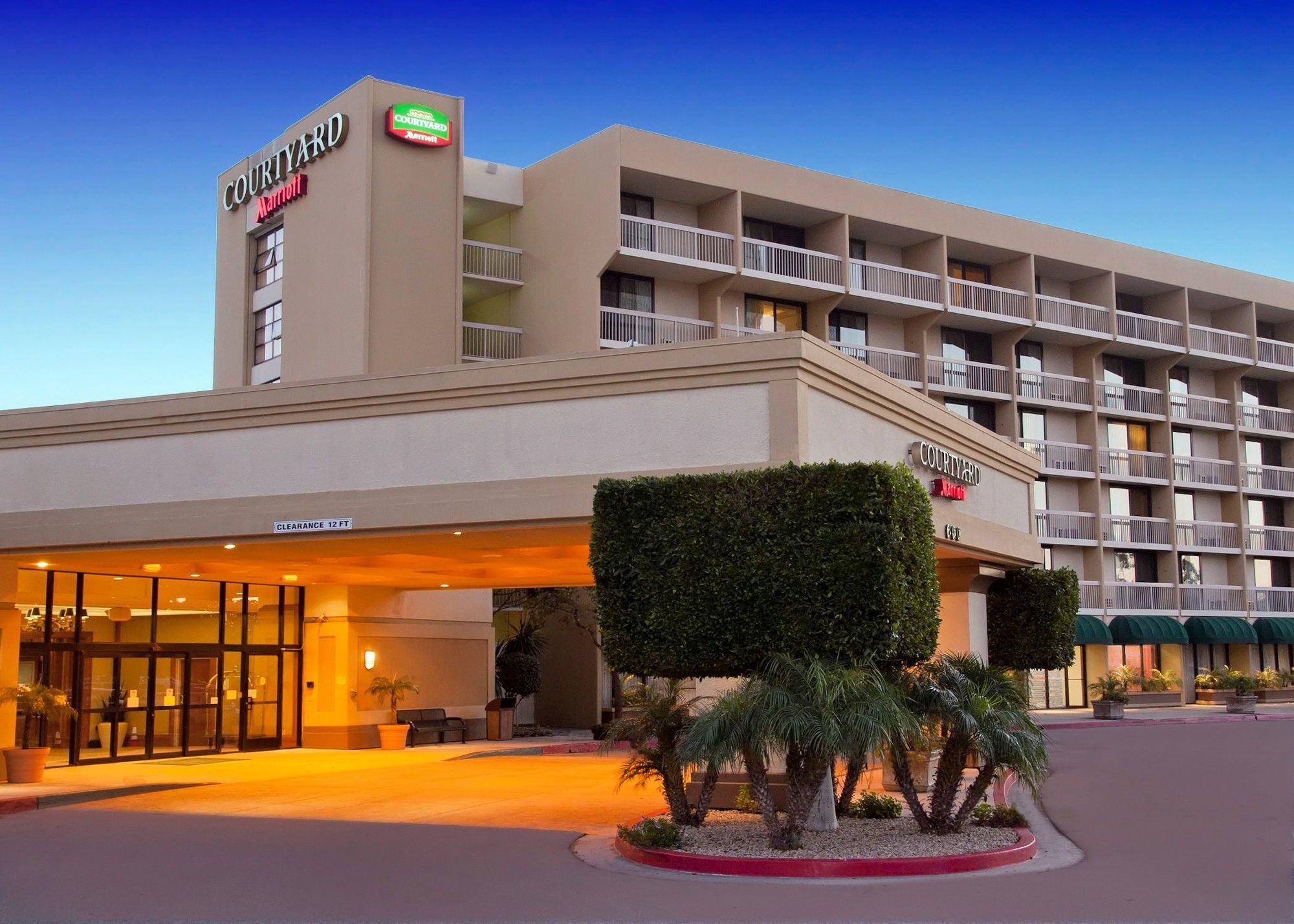 Готель Courtyard By Marriott Oxnard/Ventura Екстер'єр фото