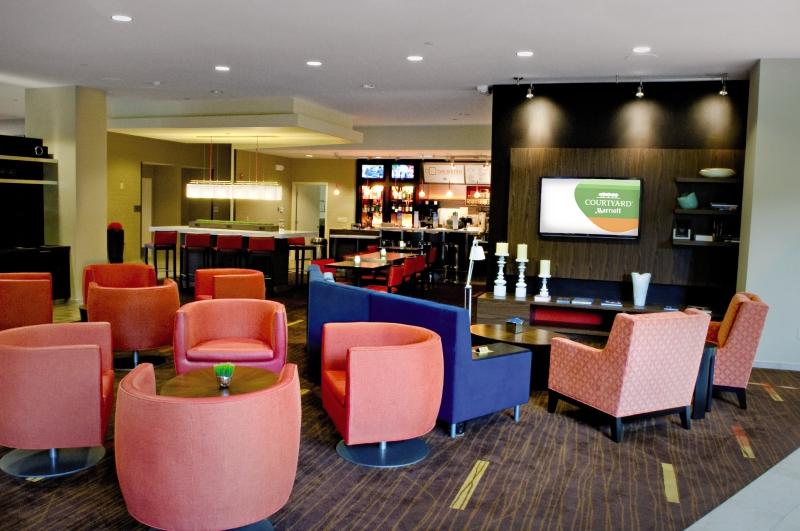 Готель Courtyard By Marriott Oxnard/Ventura Екстер'єр фото