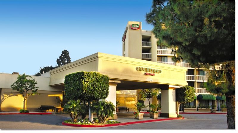 Готель Courtyard By Marriott Oxnard/Ventura Екстер'єр фото