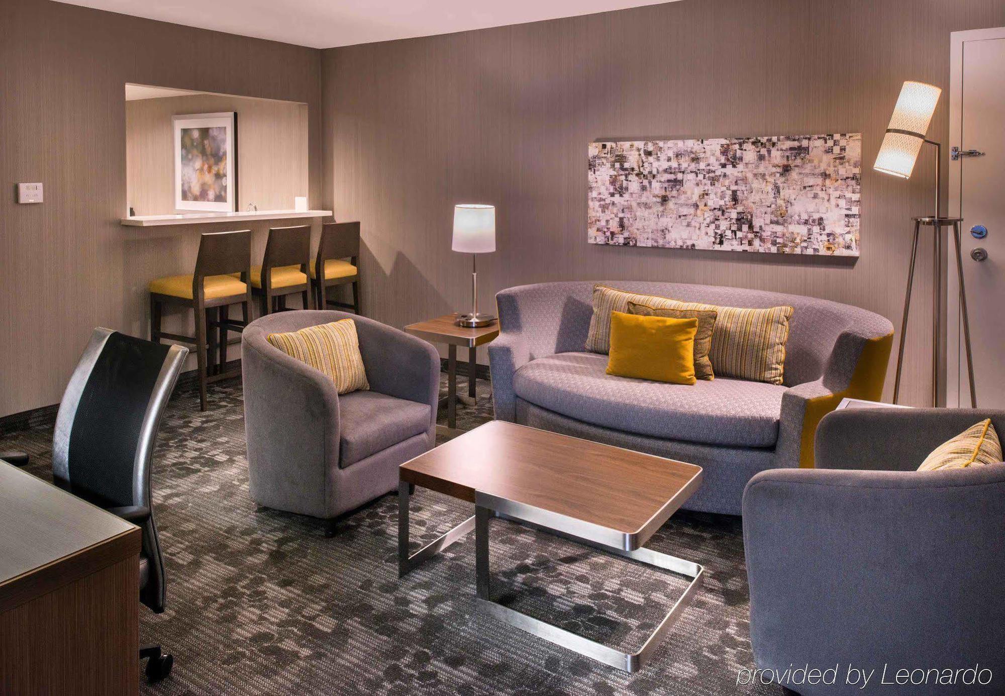 Готель Courtyard By Marriott Oxnard/Ventura Екстер'єр фото